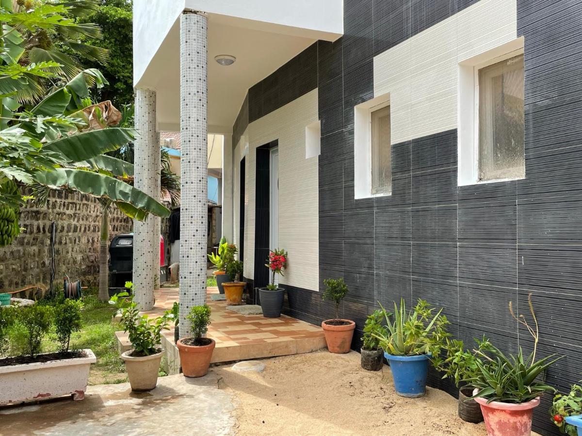 Chez Momar, Surf Trip Apartamento Dakar Exterior foto
